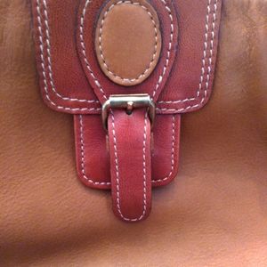 Leather shoulder bag